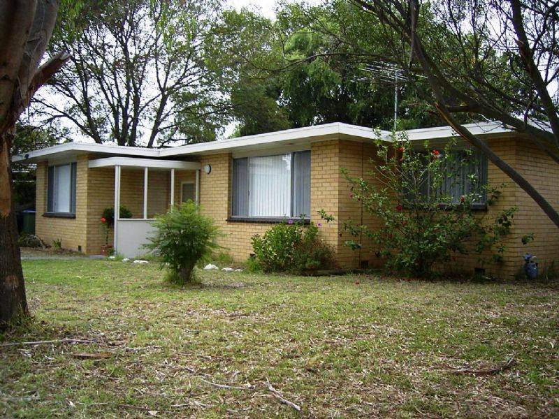 35 Chatfield Avenue, Rosebud West VIC 3940