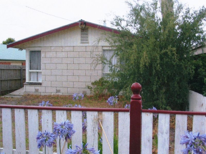 135 Eighth Avenue, Rosebud VIC 3939