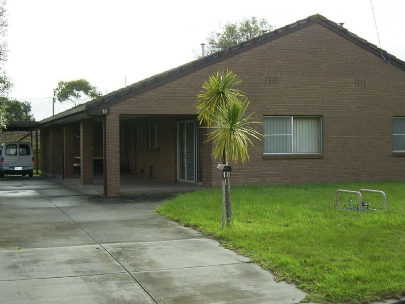 18 Deighton Drive, Rosebud VIC 3939