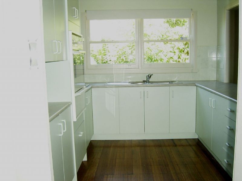 103 Ninth Avenue, Rosebud VIC 3939