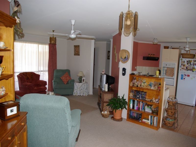 2/21A Howqua Drive, Rosebud West VIC 3940