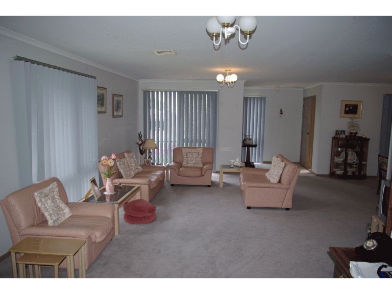 16 Comet Court, Rosebud VIC 3939