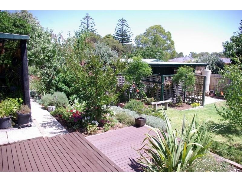 20 First Avenue, Rosebud VIC 3939