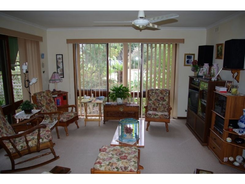 55 Mawarra Avenue, Rosebud West VIC 3940