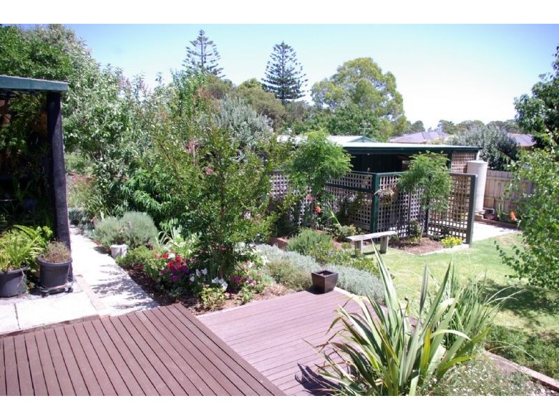 20 First Avenue, Rosebud VIC 3939