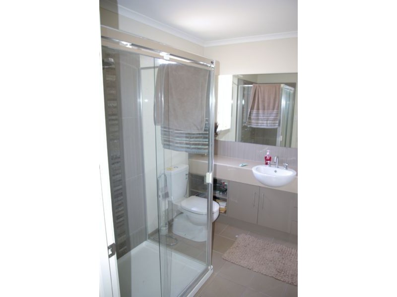 16 Parkedge Circuit, Rosebud VIC 3939