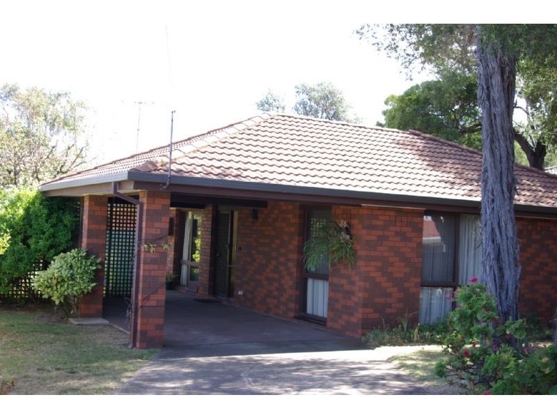 60 Whitehead Grove, Rosebud West VIC 3940