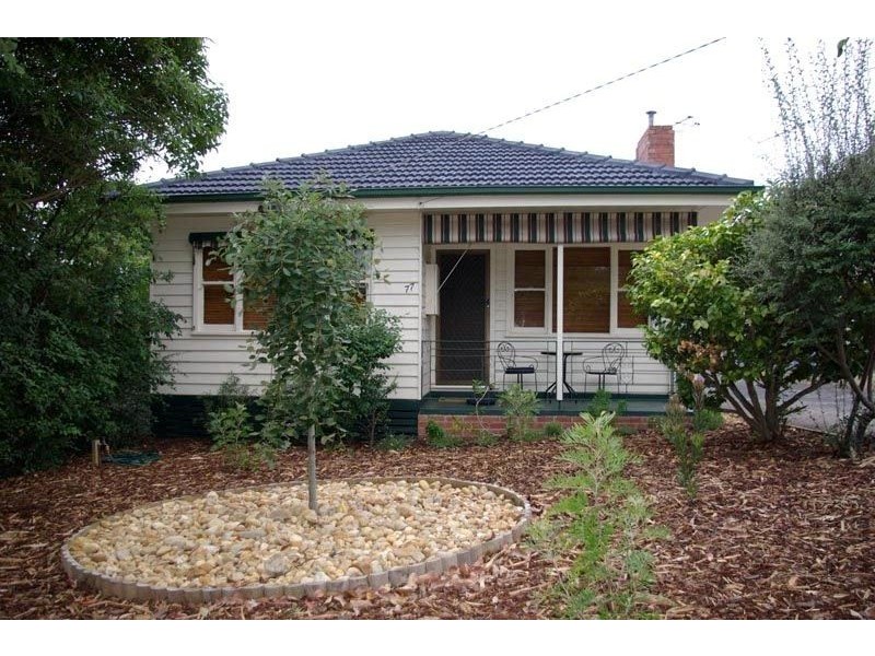 77 Sixth Avenue, Rosebud VIC 3939
