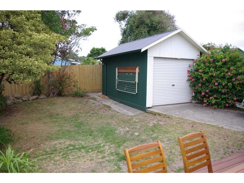 77 Sixth Avenue, Rosebud VIC 3939