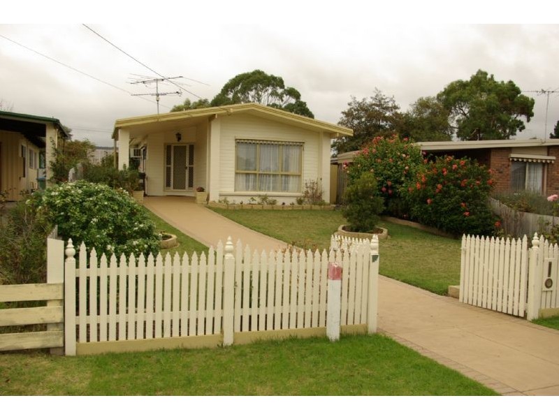 151 Ninth Avenue, Rosebud VIC 3939