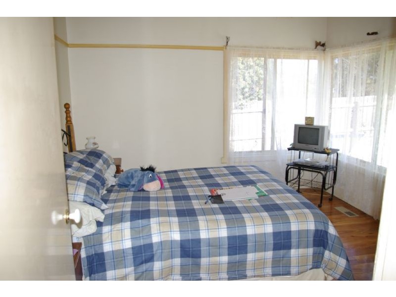 213 Ninth Avenue South, Rosebud VIC 3939