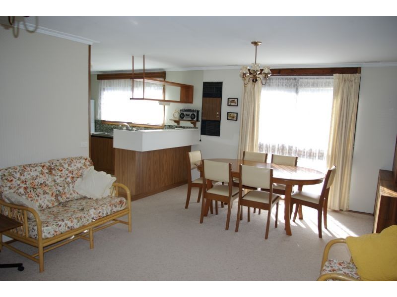 62 Cootamundra Aveune, Rosebud West VIC 3940