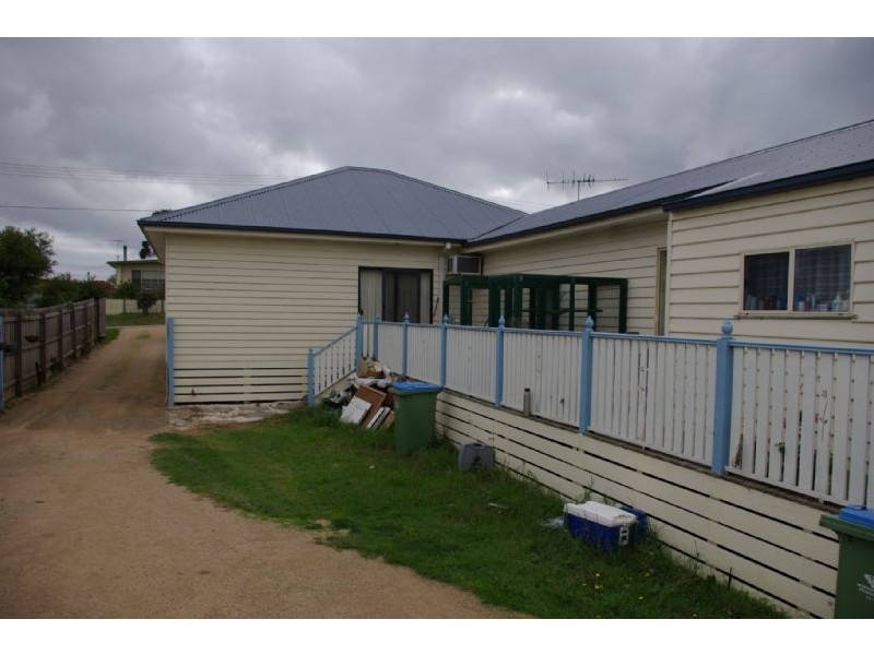 213 Ninth Avenue South, Rosebud VIC 3939