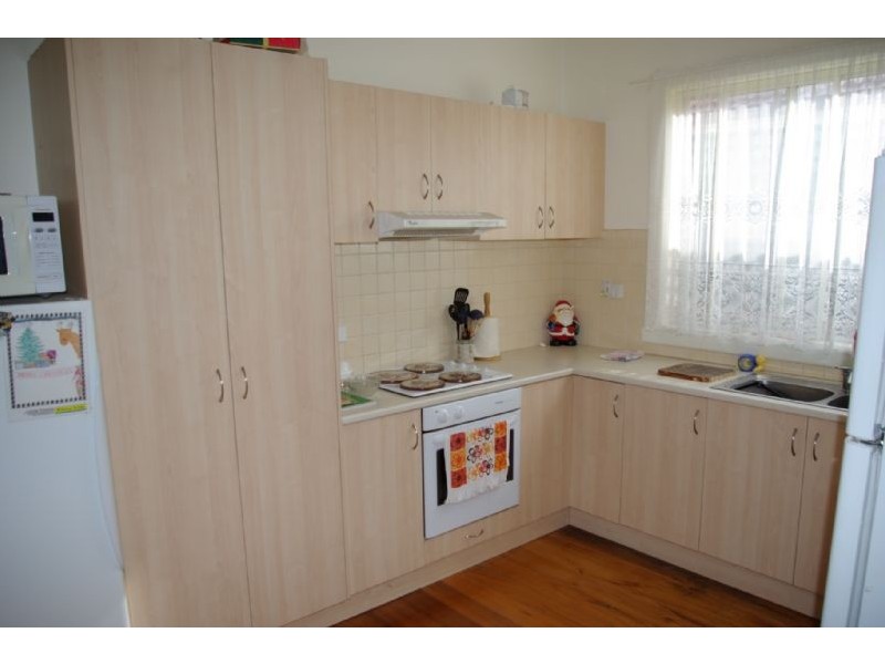 213 Ninth Avenue South, Rosebud VIC 3939