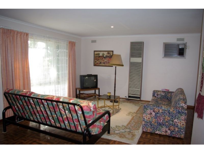 9 Nullawarre Avenue, Rosebud VIC 3939