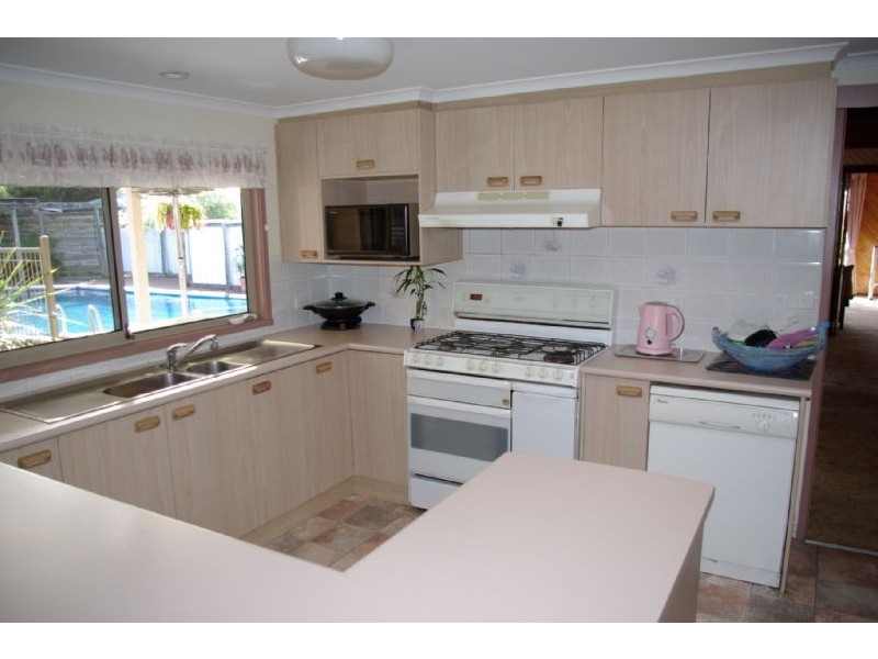 27 Sylvan Drive, Rosebud VIC 3939