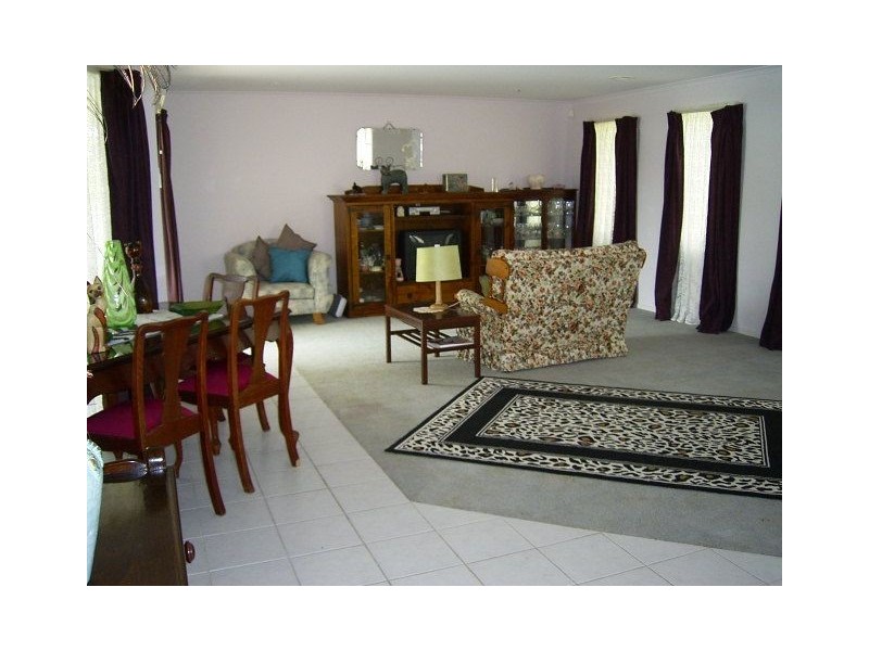 44 Mawarra Avenue, Rosebud West VIC 3940