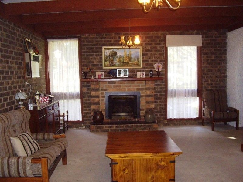 42 Mawarra Avenue, Rosebud West VIC 3940