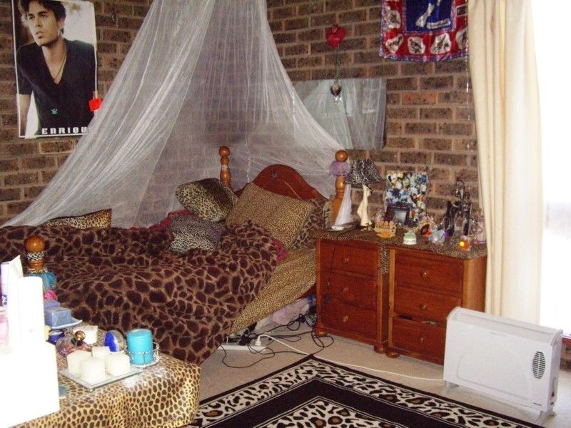 42 Mawarra Avenue, Rosebud West VIC 3940