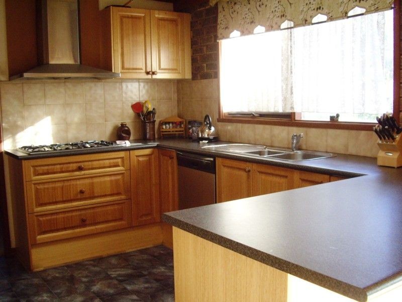 42 Mawarra Avenue, Rosebud West VIC 3940