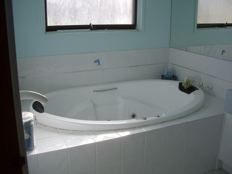 42 Mawarra Avenue, Rosebud West VIC 3940