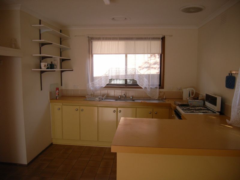 134 Ninth Avenue, Rosebud VIC 3939