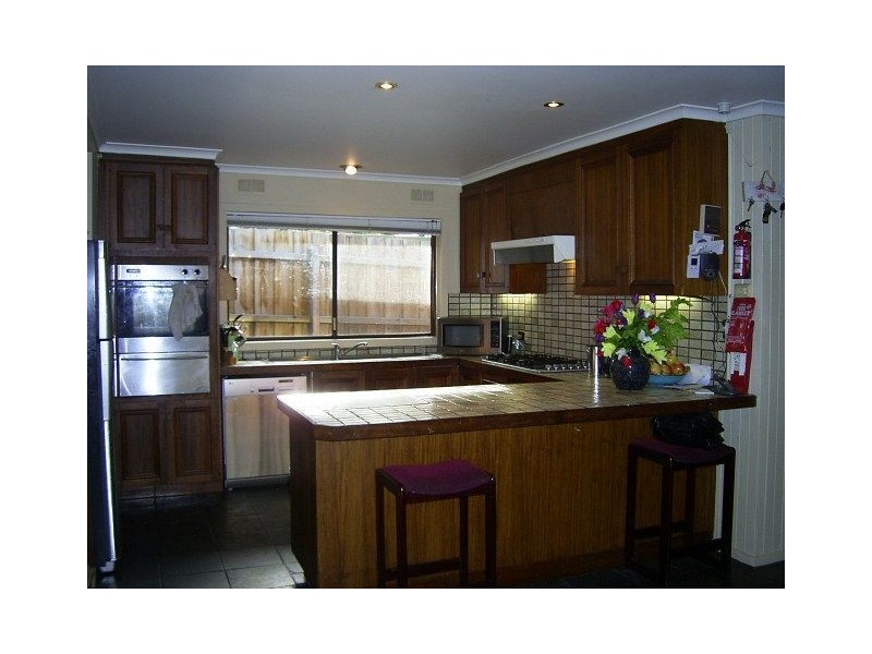 37 Leura Crescent, Rosebud VIC 3939