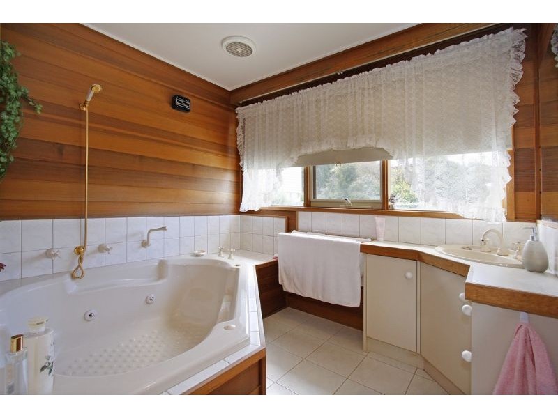 74 Elizabeth Drive, Rosebud VIC 3939