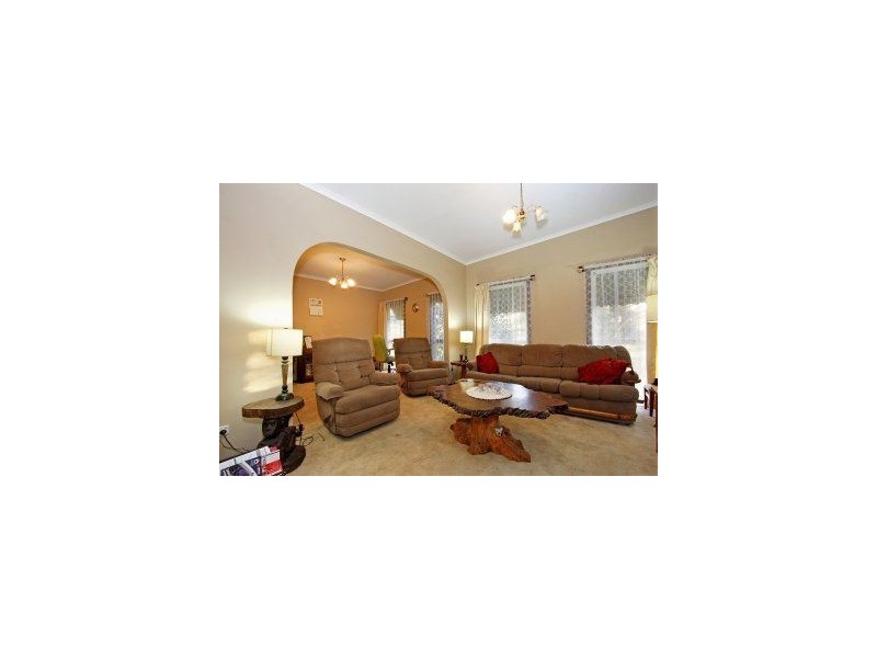 11 Overlea Avenue, Rosebud VIC 3939