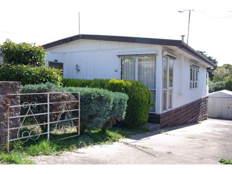 66 Eighth Avenue, Rosebud VIC 3939