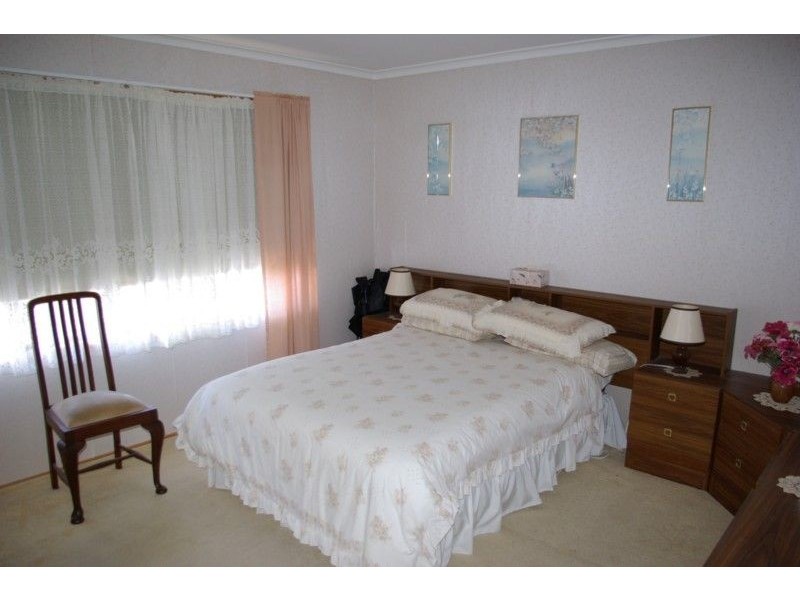 66 Eighth Avenue, Rosebud VIC 3939