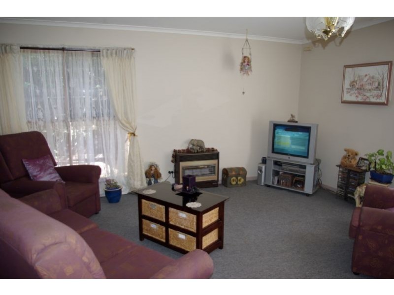 105 Third Avenue, Rosebud VIC 3939