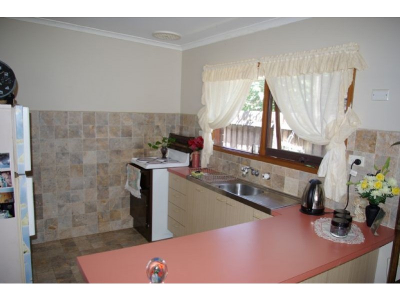 105 Third Avenue, Rosebud VIC 3939