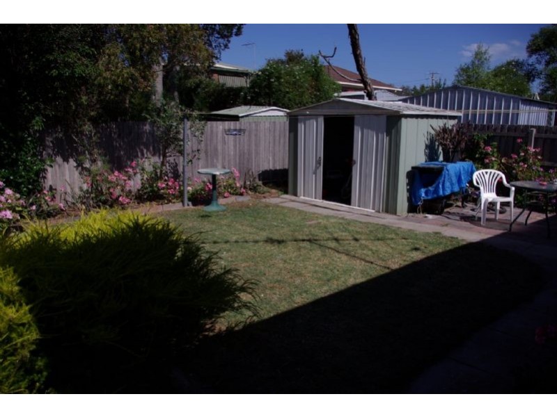 105 Third Avenue, Rosebud VIC 3939