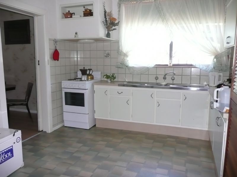 16 Martin Street, Rosebud VIC 3939