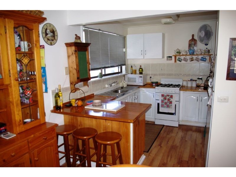 120 Fourth Avenue, Rosebud VIC 3939