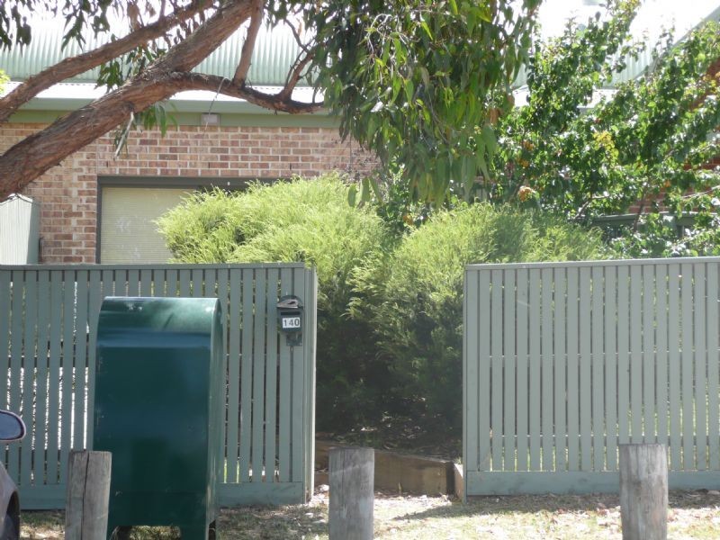 130 Fifth Avenue, Rosebud VIC 3939