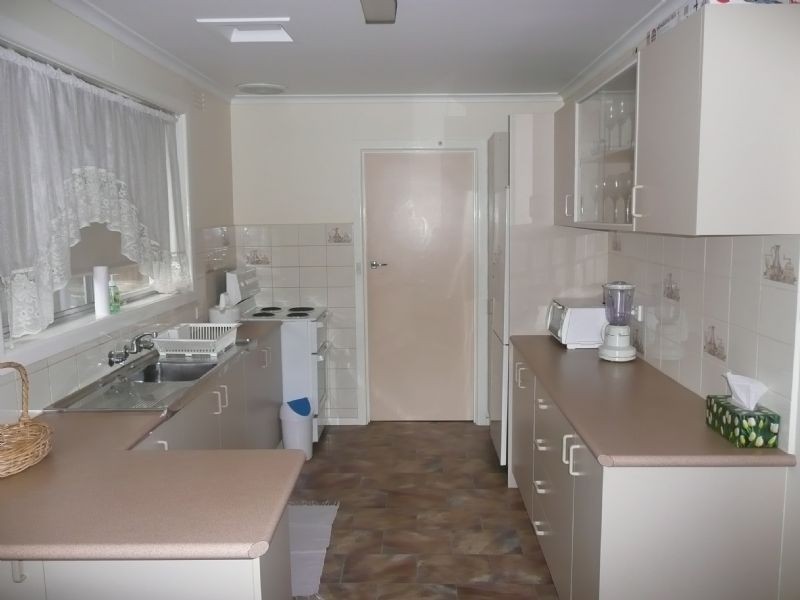 84 Fifth Avenue, Rosebud VIC 3939