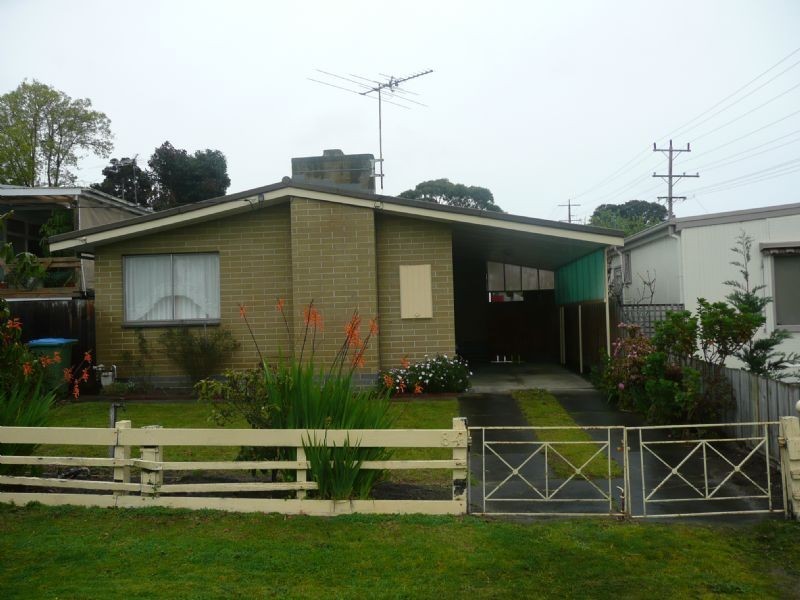 84 Fifth Avenue, Rosebud VIC 3939