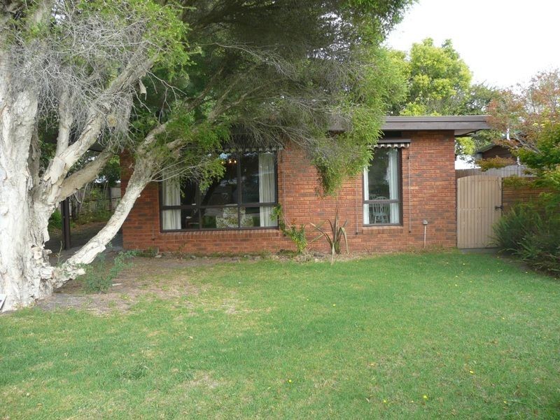 103 Cootamundra Avenue, Rosebud West VIC 3940