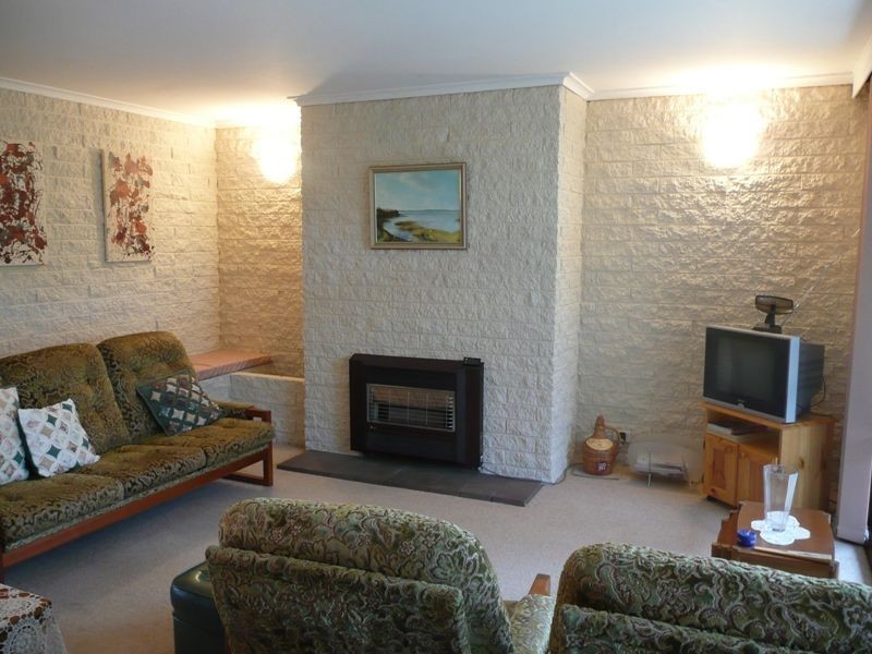 38 Hayes Avenue, Rosebud VIC 3939