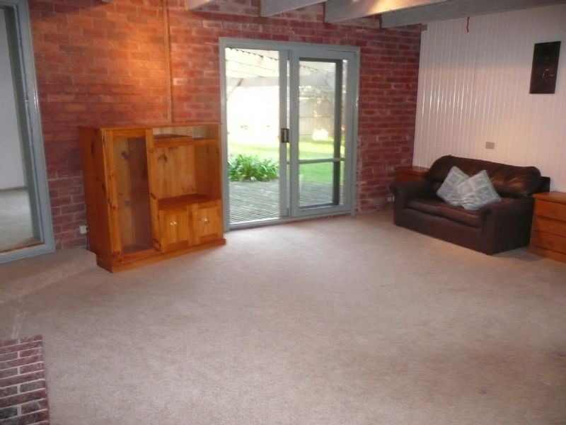 24 Glendale Grove, Mccrae VIC 3938