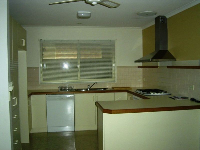 2 Banksia Place, Rosebud VIC 3939