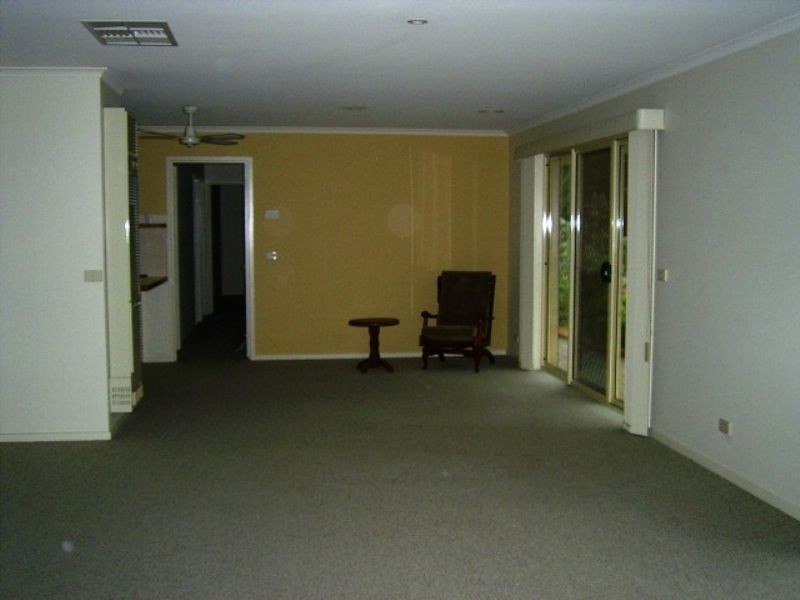 2 Banksia Place, Rosebud VIC 3939