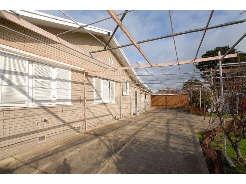 2-4 Chatfield Avenue, Rosebud West VIC 3940