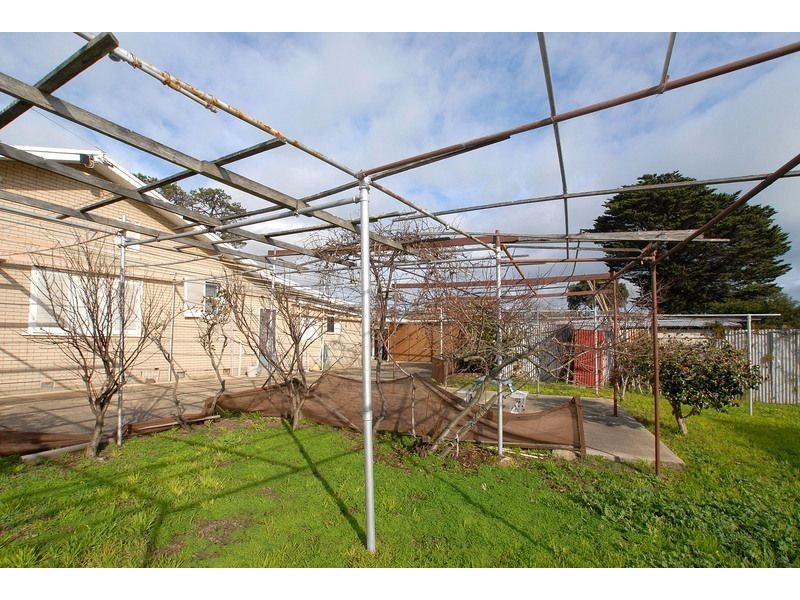 2-4 Chatfield Avenue, Rosebud West VIC 3940