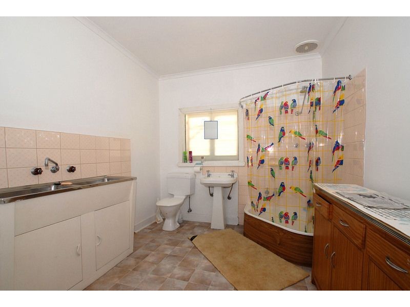 2-4 Chatfield Avenue, Rosebud West VIC 3940