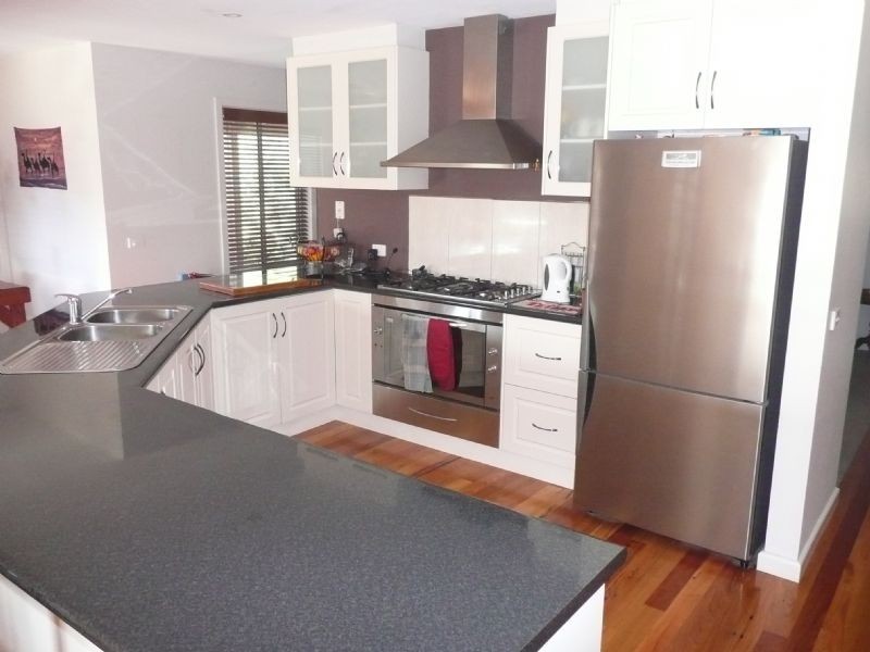 26 Leura Crescent, Rosebud VIC 3939