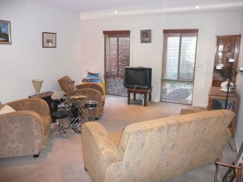 26 Leura Crescent, Rosebud VIC 3939