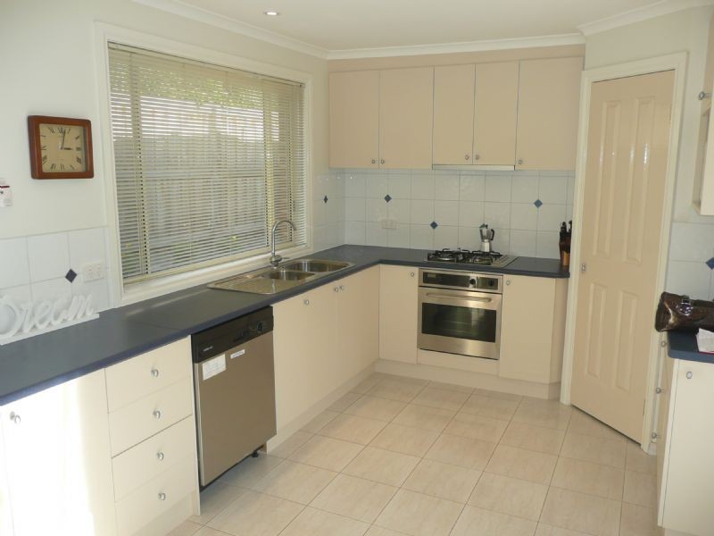 2/13 Glendale Grove, Rosebud VIC 3939